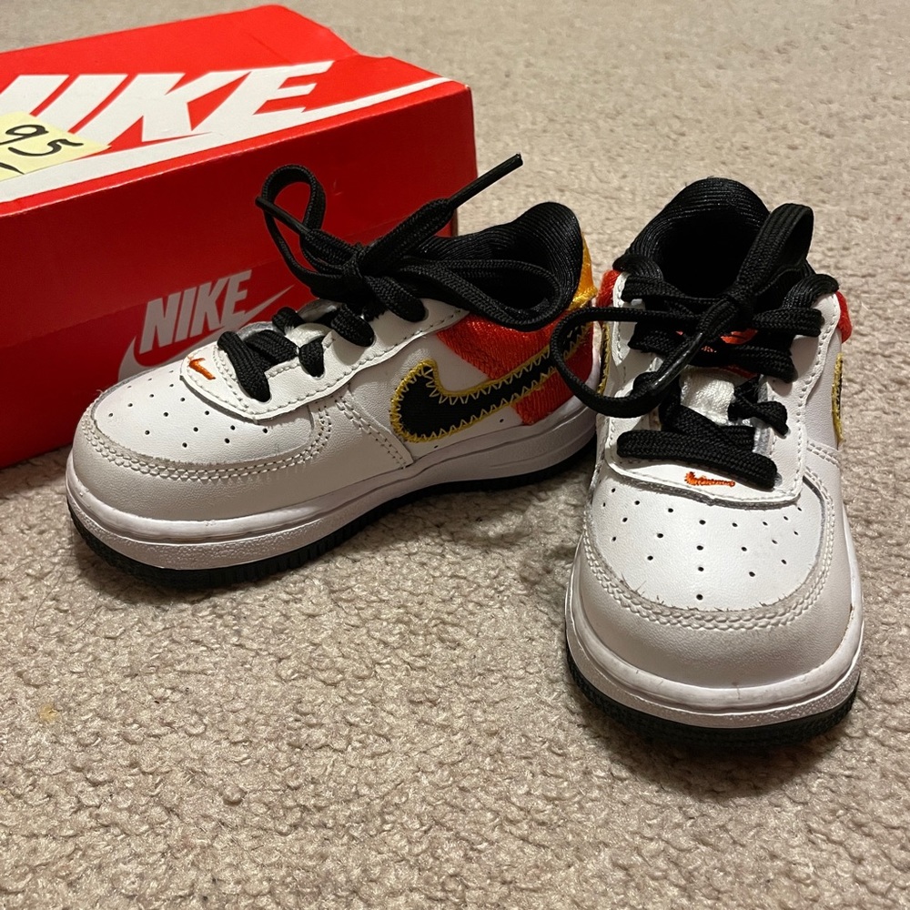 Baby NIKE shoes size 4c